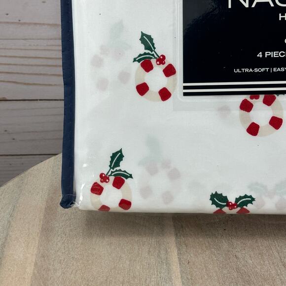 Christmas Holiday Nautica Queen Sheet Set Red White Life Preserver Wreath NEW - Picture 8 of 9